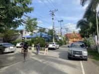 เทศกิจแม่สอด ออกตรวจสอบเหตุร้องเรียน กรณีมีการจอดรถบนทางสาธารณะ บริเวณหน้าวัดบุญญาวาส