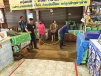 ดับเพลิงเเม่สอด ร่วมกองช่างสุขาฯ ฉีดล้างตลาดสดบ้านเหนือ