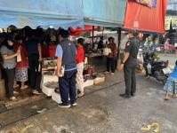 เทศกิจแม่สอด ร่วมเจ้าหน้าที่สำนักงานสาขาชั่งตวงวัด กรมการค้าภายใน กระทรวงพาณิชย์ ออกตรวจยึดตราชั่งที่ไม่ได้มาตรฐาน ตลาดพาเจริญ