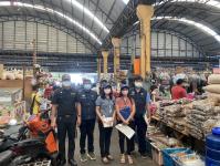 เทศกิจแม่สอด ร่วมเจ้าหน้าที่สำนักงานสาขาชั่งตวงวัด กรมการค้าภายใน กระทรวงพาณิชย์ ออกตรวจยึดตราชั่งที่ไม่ได้มาตรฐาน ตลาดพาเจริญ