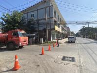 เทศกิจแม่สอด ออกอำนวยความสะดวก กรณีดับเพลิงฉีดล้างถนนเส้นโรงเรียนเทศบาลวัดชุมพลคีรี/ถนนเส้นเทศบาล