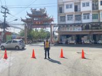 เทศกิจแม่สอด ออกอำนวยความสะดวก กรณีดับเพลิงฉีดล้างถนนเส้นโรงเรียนเทศบาลวัดชุมพลคีรี/ถนนเส้นเทศบาล