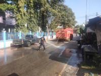 ดับเพลิงแม่สอด ออกฉีดล้างถนน ร่วมกิจกรรมจิตอาสา