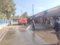 ดับเพลิงแม่สอด ออกฉีดล้างถนน ร่วมกิจกรรมจิตอาสา