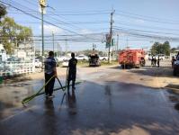 ดับเพลิงแม่สอด ออกฉีดล้างถนน ร่วมกิจกรรมจิตอาสา