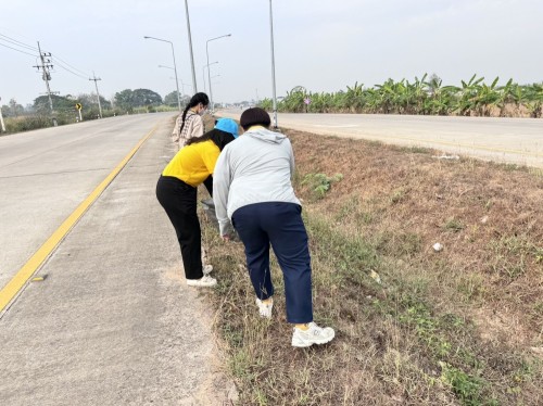 กองการศึกษาร่วมกิจกรรมจิตรอาสาปรับภูมิทัศน์ถนนทางหลวงชนบท 3050