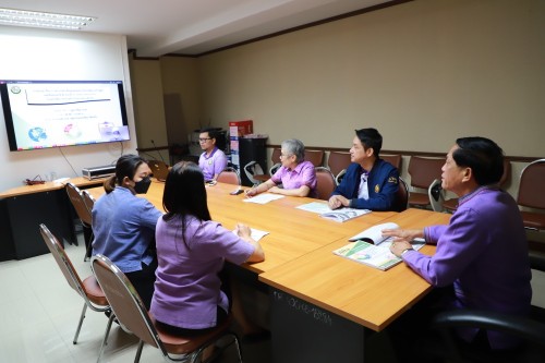 กองยุทธศาสตร์และงบประมาณ เข้าร่วมการอบรม เรื่อง การตรวจสอบข้อมูลหมุดหมายแผนพัฒนาเศรษฐกิจและสังคมแห่งชาติ ฉบับที่ 13 (พ.ศ.2566 - 2570) ในแผนพัฒนาขององค์กรปกครองส่วนท้องถิ่น (ผ่าน Facebook Live)