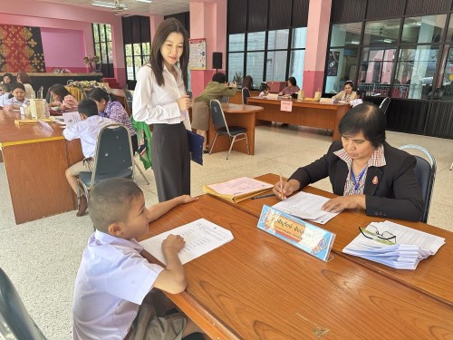 คณะกรรมการตรวจเยี่ยมสนามสอบการประเมินความสามารถด้านการอ่านของผู้เรียน (RT) ชั้นประถมศึกษาปีที่ 1 ปีการศึกษา 2566 ของนักเรียนในสังกัดเทศบาลนครแม่สอด