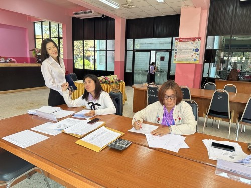 คณะกรรมการตรวจเยี่ยมสนามสอบการประเมินความสามารถด้านการอ่านของผู้เรียน (RT) ชั้นประถมศึกษาปีที่ 1 ปีการศึกษา 2566 ของนักเรียนในสังกัดเทศบาลนครแม่สอด