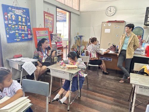 คณะกรรมการตรวจเยี่ยมสนามสอบการประเมินความสามารถด้านการอ่านของผู้เรียน (RT) ชั้นประถมศึกษาปีที่ 1 ปีการศึกษา 2566 ของนักเรียนในสังกัดเทศบาลนครแม่สอด