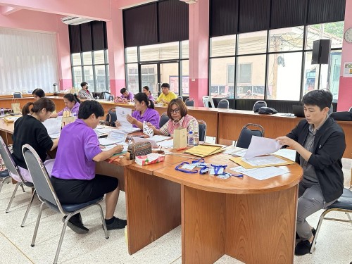 คณะกรรมการตรวจเยี่ยมสนามสอบการประเมินคุณภาพผู้เรียน (์NT) ชั้นประถมศึกษาปีที่ 3 ประจำปีการศึกษา 2566 ของนักเรียนในสังกัดเทศบาลนครแม่สอด