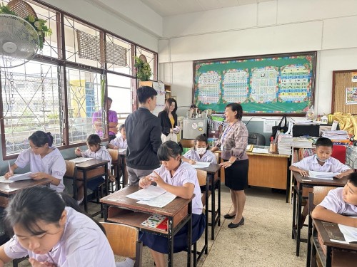 คณะกรรมการตรวจเยี่ยมสนามสอบการประเมินคุณภาพผู้เรียน (์NT) ชั้นประถมศึกษาปีที่ 3 ประจำปีการศึกษา 2566 ของนักเรียนในสังกัดเทศบาลนครแม่สอด