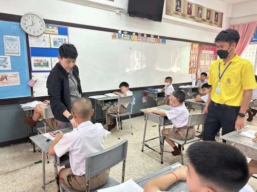 คณะกรรมการตรวจเยี่ยมสนามสอบการประเมินคุณภาพผู้เรียน (์NT) ชั้นประถมศึกษาปีที่ 3 ประจำปีการศึกษา 2566 ของนักเรียนในสังกัดเทศบาลนครแม่สอด