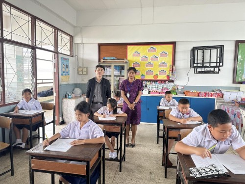 คณะกรรมการตรวจเยี่ยมสนามสอบการประเมินคุณภาพผู้เรียน (์NT) ชั้นประถมศึกษาปีที่ 3 ประจำปีการศึกษา 2566 ของนักเรียนในสังกัดเทศบาลนครแม่สอด