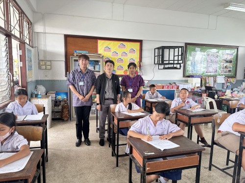 คณะกรรมการตรวจเยี่ยมสนามสอบการประเมินคุณภาพผู้เรียน (์NT) ชั้นประถมศึกษาปีที่ 3 ประจำปีการศึกษา 2566 ของนักเรียนในสังกัดเทศบาลนครแม่สอด