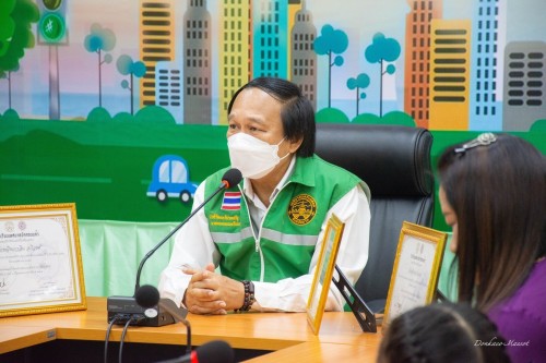 นายกเทศมนตรีนครแม่สอดพร้อมคณะผู้บริหารร่วมแสดงความยินดีและเป็นกำลังใจแก่นักเรียน ที่สามารถทำคะแนนการสอบ RT และ O-NET ได้ 100 คะแนนเต็ม