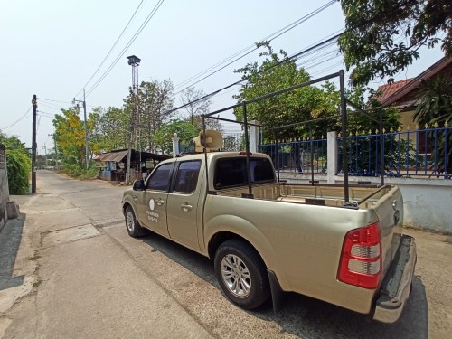 เจ้าหน้าที่กองยุทธศาสตร์และงบประมาณ ดำเนินการประชาสัมพันธ์เชิญชวนร่วมงานสงกรานต์ “เย็นทั่วหล้ามหาสงกรานต์เทศบาลนครแม่สอด”