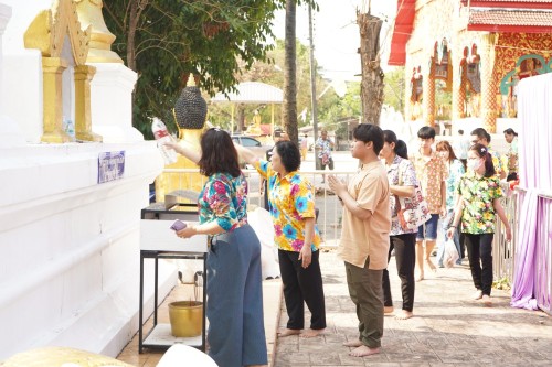 เทศบาลนครแม่สอดร่วมจัดกิจกรรมสรงน้ำพระธาตุเจดีย์วัดดอนแก้ว