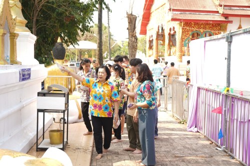 เทศบาลนครแม่สอดร่วมจัดกิจกรรมสรงน้ำพระธาตุเจดีย์วัดดอนแก้ว