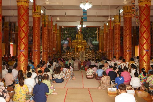 เทศบาลนครแม่สอดร่วมจัดกิจกรรมสรงน้ำพระธาตุเจดีย์วัดดอนแก้ว