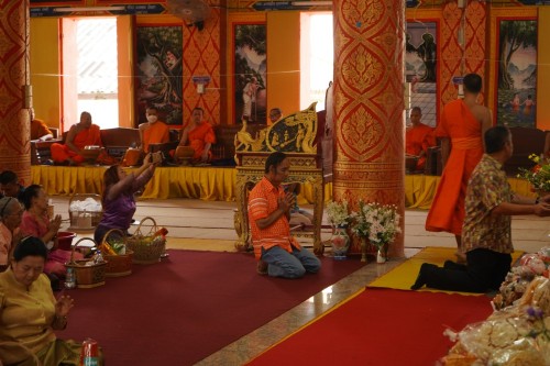 เทศบาลนครแม่สอดร่วมจัดกิจกรรมสรงน้ำพระธาตุเจดีย์วัดดอนแก้ว