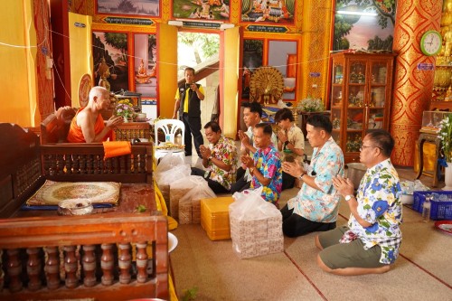 เทศบาลนครแม่สอดร่วมจัดกิจกรรมสรงน้ำพระธาตุเจดีย์วัดดอนแก้ว