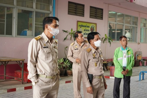 ายกเทศมนตรีนครแม่สอดพร้อมคณะผู้บริหารลงพื้นที่ตรวจเยี่ยมสถานศึกษาในสังกัด