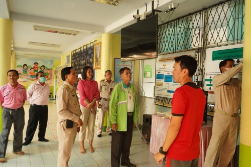 ายกเทศมนตรีนครแม่สอดพร้อมคณะผู้บริหารลงพื้นที่ตรวจเยี่ยมสถานศึกษาในสังกัด