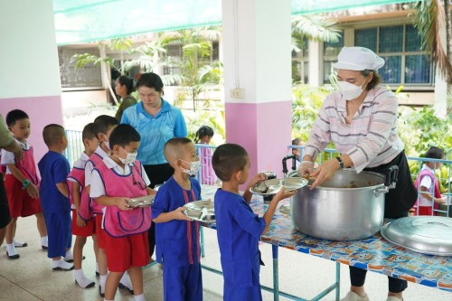 ท้องถิ่นจังหวัดตากลงพื้นที่ติดตามกิจกรรมการสร้างความมั่นคงทางอาหารอย่างยั่งยืนของสถานศึกษาสังกัดองค์กรปกครองส่วนท้องถิ่น