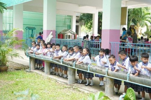 ท้องถิ่นจังหวัดตากลงพื้นที่ติดตามกิจกรรมการสร้างความมั่นคงทางอาหารอย่างยั่งยืนของสถานศึกษาสังกัดองค์กรปกครองส่วนท้องถิ่น