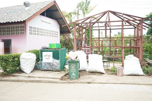 ท้องถิ่นจังหวัดตากลงพื้นที่ติดตามกิจกรรมการสร้างความมั่นคงทางอาหารอย่างยั่งยืนของสถานศึกษาสังกัดองค์กรปกครองส่วนท้องถิ่น