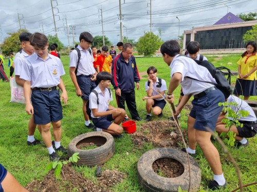 กองการศึกษา เทศบาลนครแม่สอดร่วมกิจกรรมปลูกต้นไม้เนื่องในวันรักต้นไม้ประจำชาติ