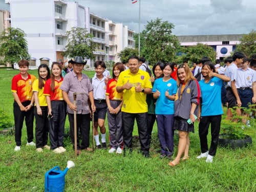 กองการศึกษา เทศบาลนครแม่สอดร่วมกิจกรรมปลูกต้นไม้เนื่องในวันรักต้นไม้ประจำชาติ