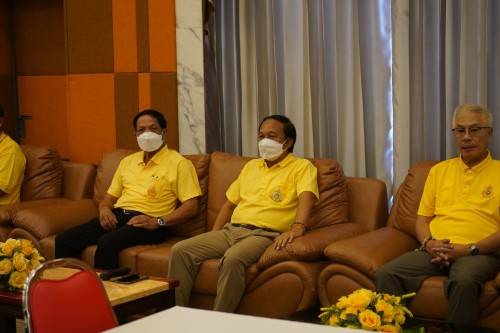 นายกเทศมนตรีนครแม่สอดกล่าวให้โอวาสนักเรียนในสังกัด โครงการจัดส่งนักกีฬาเข้าร่วมแข่งขันกีฬานักเรียนองค์กรปกครองส่วนท้องถิ่น ระดับภาคเหนือ