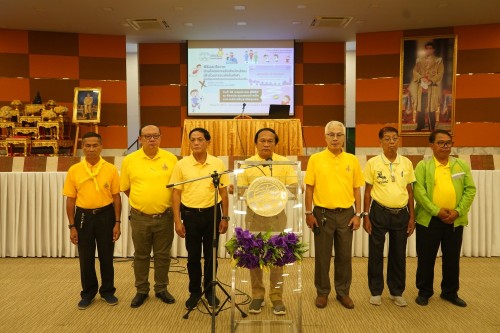 นายกเทศมนตรีนครแม่สอดกล่าวให้โอวาสนักเรียนในสังกัด โครงการจัดส่งนักกีฬาเข้าร่วมแข่งขันกีฬานักเรียนองค์กรปกครองส่วนท้องถิ่น ระดับภาคเหนือ