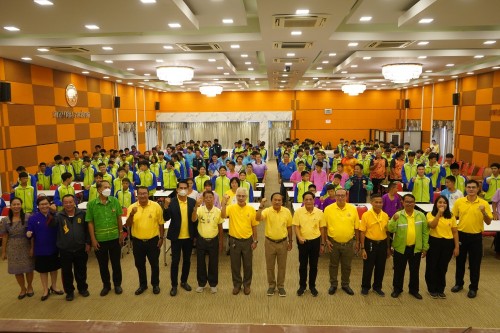 นายกเทศมนตรีนครแม่สอดกล่าวให้โอวาสนักเรียนในสังกัด โครงการจัดส่งนักกีฬาเข้าร่วมแข่งขันกีฬานักเรียนองค์กรปกครองส่วนท้องถิ่น ระดับภาคเหนือ