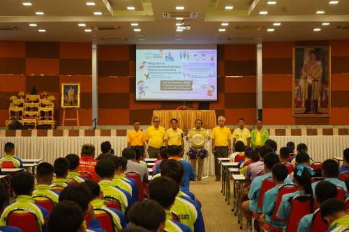 นายกเทศมนตรีนครแม่สอดกล่าวให้โอวาสนักเรียนในสังกัด โครงการจัดส่งนักกีฬาเข้าร่วมแข่งขันกีฬานักเรียนองค์กรปกครองส่วนท้องถิ่น ระดับภาคเหนือ