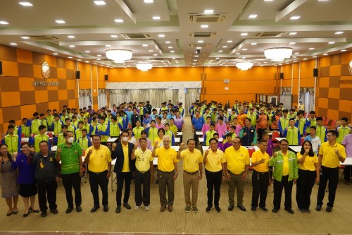 นายกเทศมนตรีนครแม่สอดกล่าวให้โอวาสนักเรียนในสังกัด โครงการจัดส่งนักกีฬาเข้าร่วมแข่งขันกีฬานักเรียนองค์กรปกครองส่วนท้องถิ่น ระดับภาคเหนือ