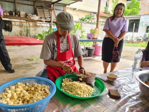 น้ำพริกแคบหมู กลุ่มพัฒนาสตรี ชุมชนประชารักษ์ 