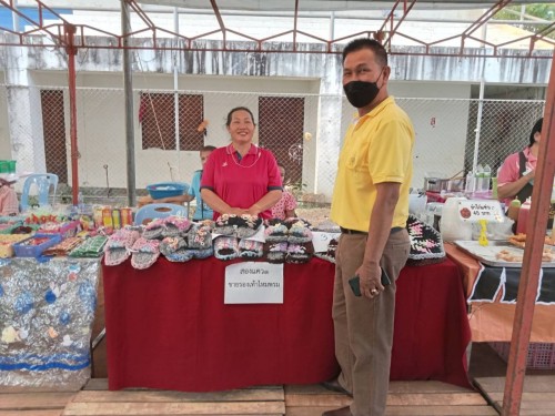 ชุมชนสองแคว 1 พรมเช็ดเท้า รองเท้าจากเศษไหมพรม