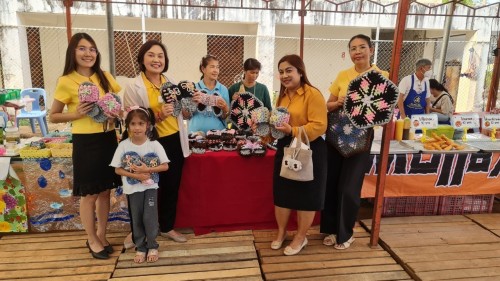 ชุมชนสองแคว 1 พรมเช็ดเท้า รองเท้าจากเศษไหมพรม