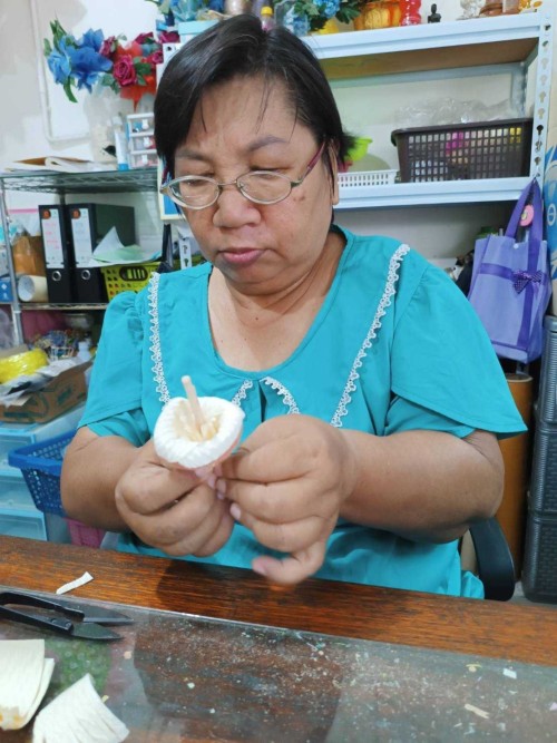 ดอกไม้จันทร์ นางทองใบ ยะคำนะ