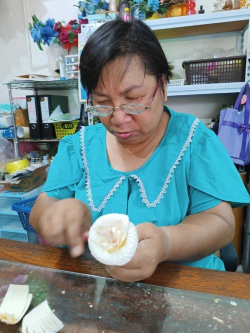 ดอกไม้จันทร์ นางทองใบ ยะคำนะ