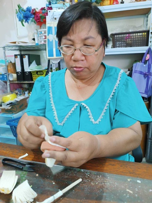 ดอกไม้จันทร์ นางทองใบ ยะคำนะ