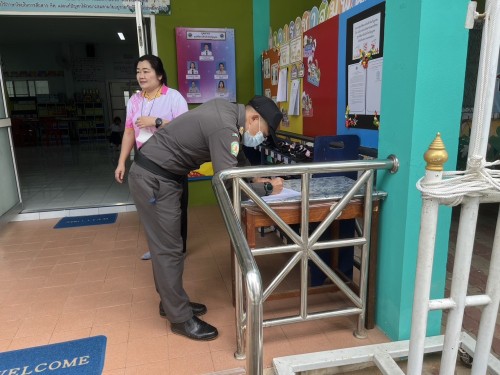 เจ้าหน้าที่เทศกิจ ออกตรวจตามมาตรการรักษาความปลอดภัยในโรงเรียน เขตเทศบาลนครแม่สอด 20/6/2567