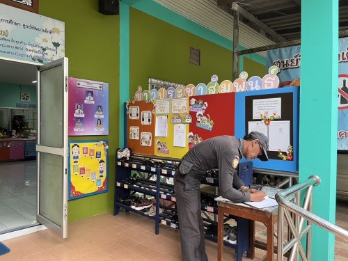 เจ้าหน้าที่เทศกิจ ออกตรวจตราตามมาตรการรักษาความปลอดภัยในโรงเรียน เขตเทศบาลนครแม่สอด 24/6/2567