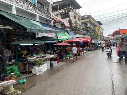 เจ้าหน้าที่เทศกิจ ออกตรวจความเรียบร้อยและจัดระเบียบตลาดเทศบาลนครแม่สอด 24 มิถุนายน 2567