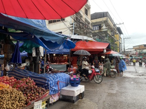 เจ้าหน้าที่เทศกิจ ออกตรวจความเรียบร้อยและจัดระเบียบตลาดเทศบาลนครแม่สอด 24 มิถุนายน 2567