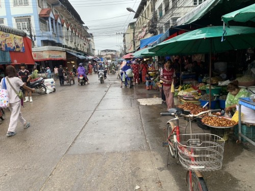 เจ้าหน้าที่เทศกิจ ออกตรวจความเรียบร้อยและจัดระเบียบตลาดเทศบาลนครแม่สอด 24 มิถุนายน 2567