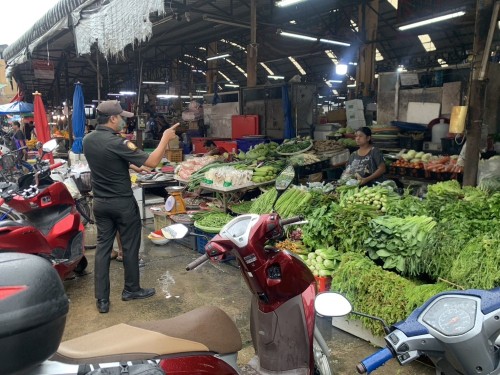 เจ้าหน้าที่เทศกิจ ออกตรวจความเรียบร้อยและจัดระเบียบตลาดเทศบาลนครแม่สอด 24 มิถุนายน 2567